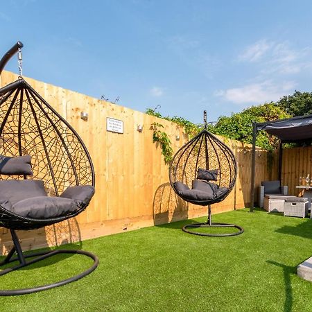Exquisite Cardiff Apartments- With Garden Lounge & Games Room Esterno foto