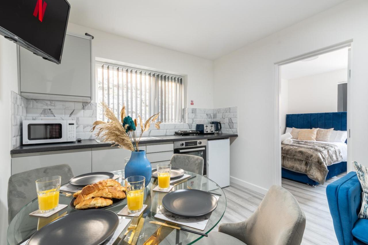 Exquisite Cardiff Apartments- With Garden Lounge & Games Room Esterno foto