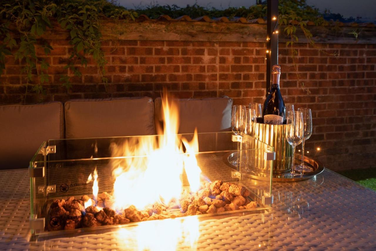 Exquisite Cardiff Apartments- With Garden Lounge & Games Room Esterno foto