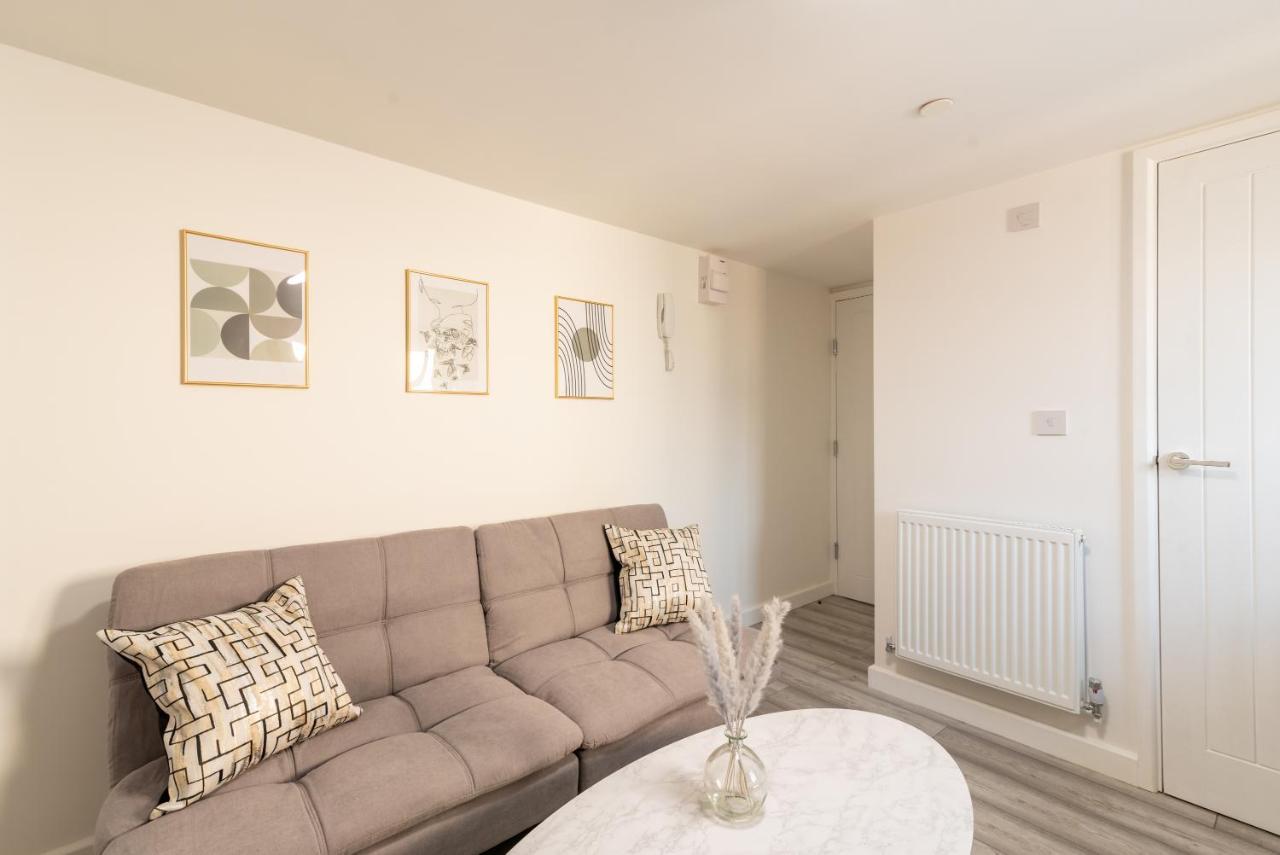 Exquisite Cardiff Apartments- With Garden Lounge & Games Room Esterno foto
