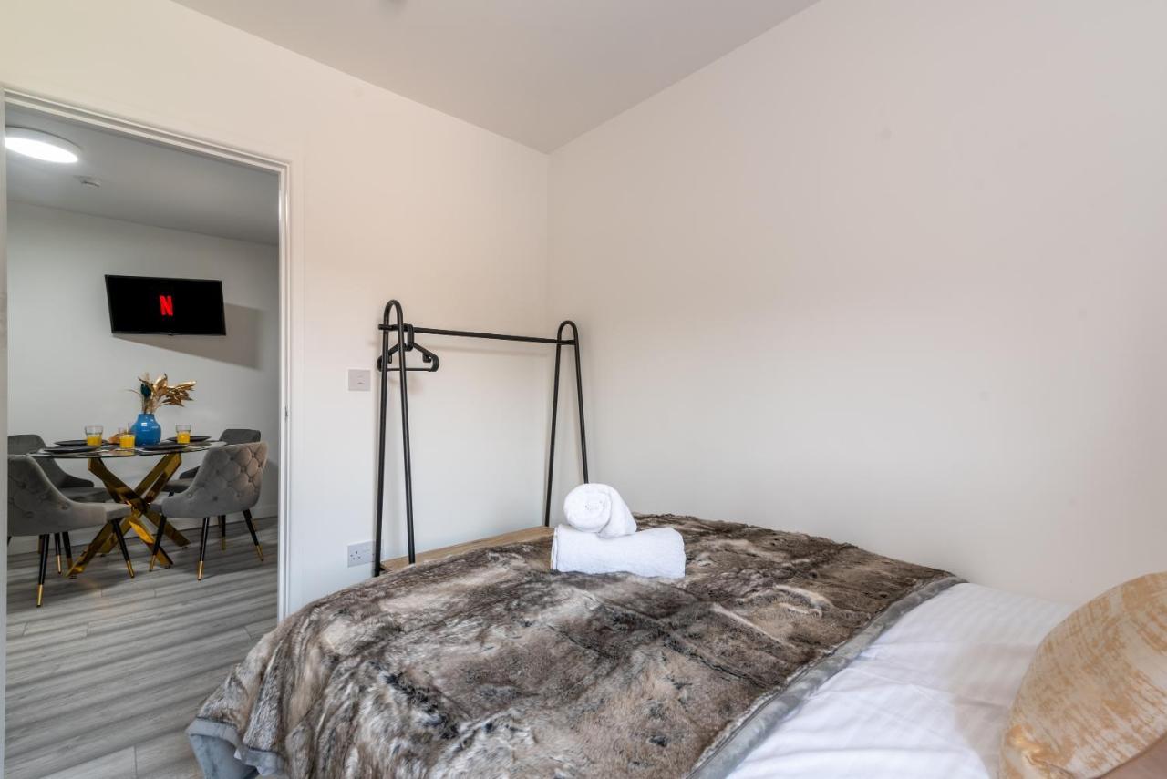 Exquisite Cardiff Apartments- With Garden Lounge & Games Room Esterno foto
