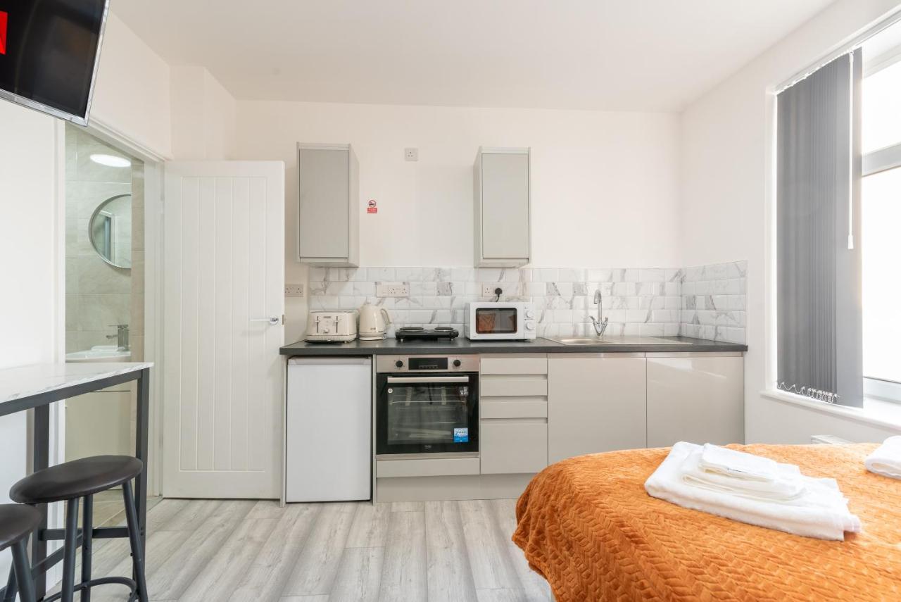 Exquisite Cardiff Apartments- With Garden Lounge & Games Room Esterno foto