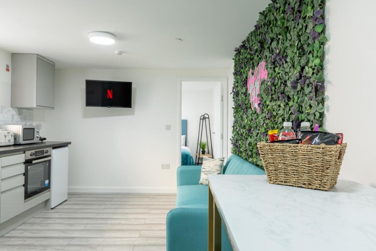 Exquisite Cardiff Apartments- With Garden Lounge & Games Room Esterno foto