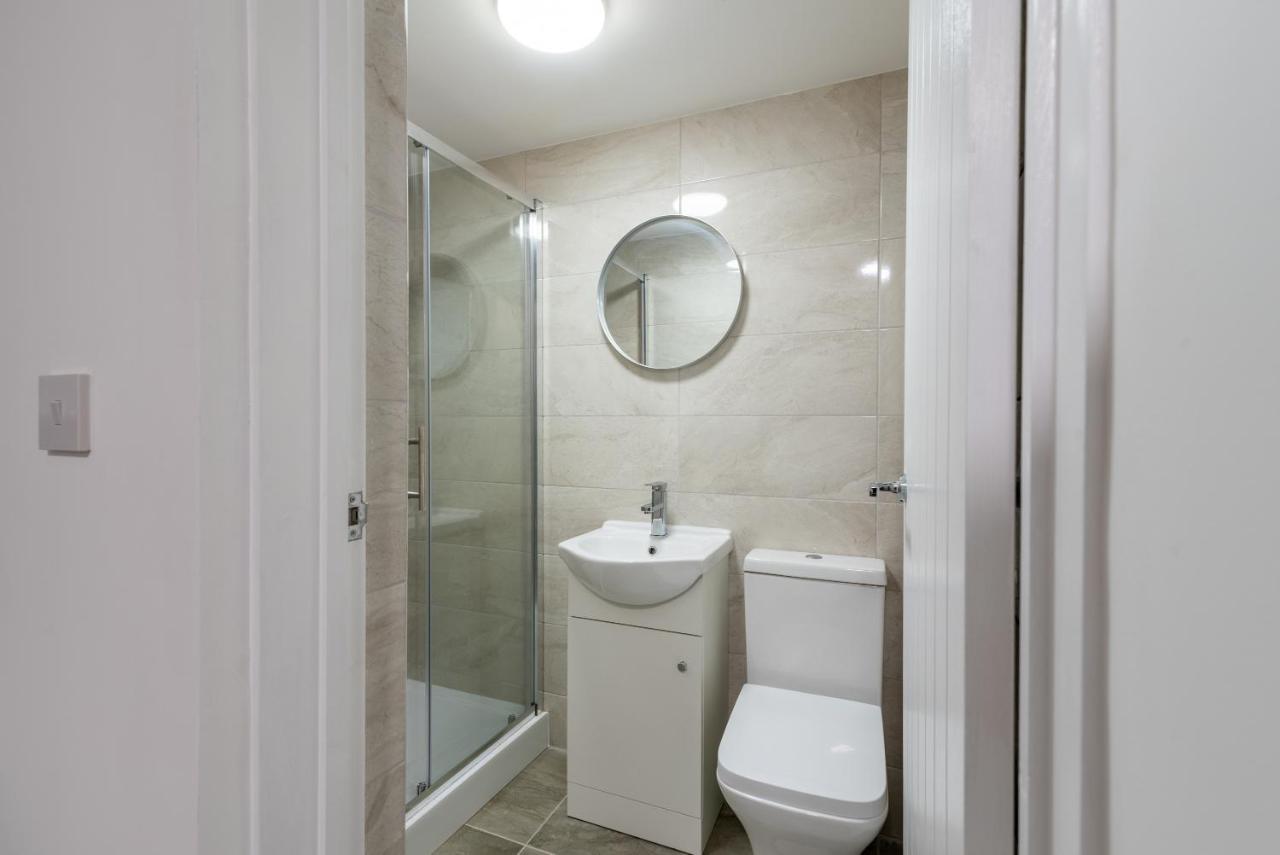 Exquisite Cardiff Apartments- With Garden Lounge & Games Room Esterno foto