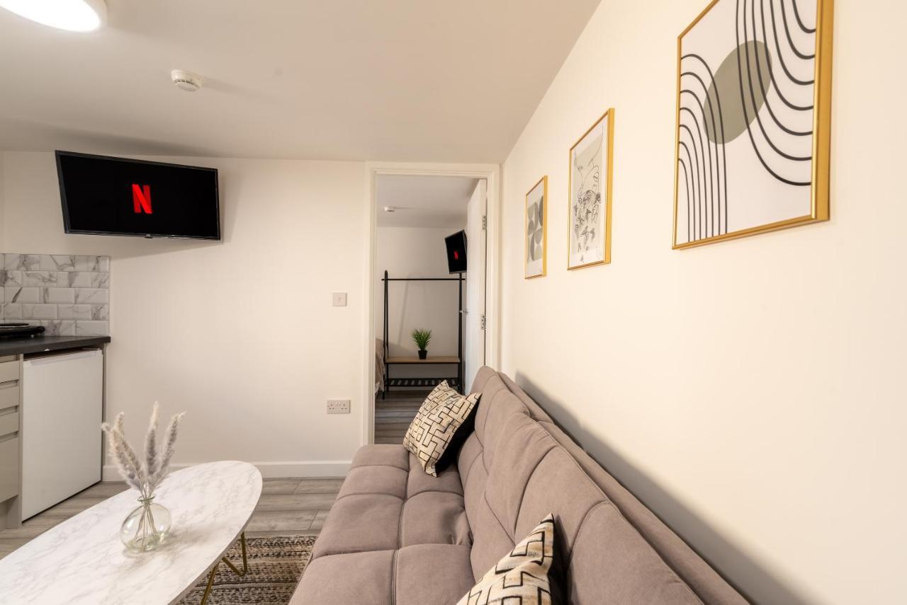 Exquisite Cardiff Apartments- With Garden Lounge & Games Room Esterno foto