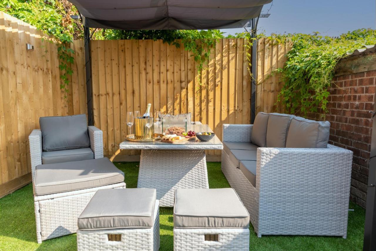 Exquisite Cardiff Apartments- With Garden Lounge & Games Room Esterno foto