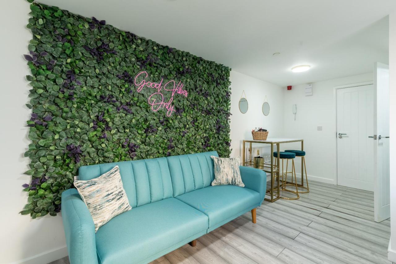 Exquisite Cardiff Apartments- With Garden Lounge & Games Room Esterno foto