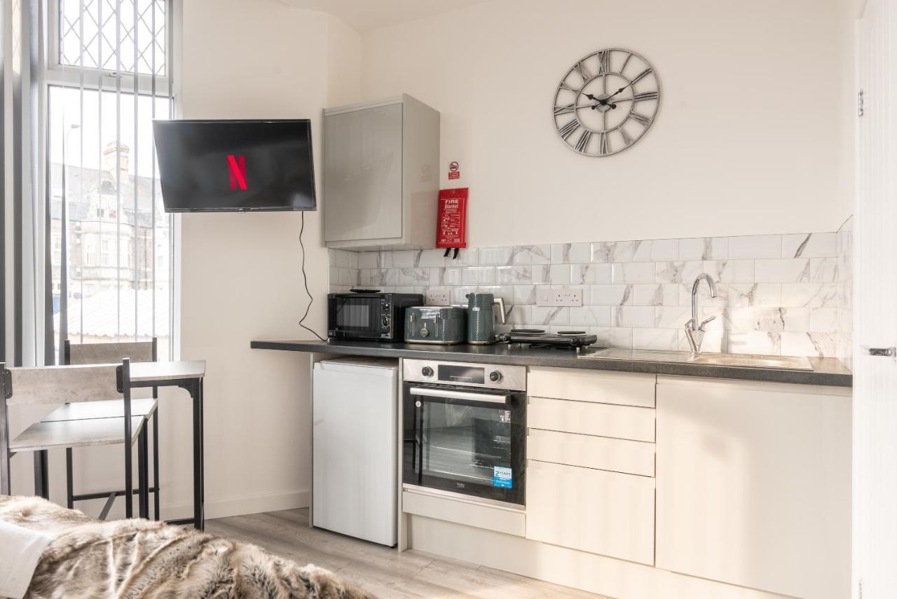 Exquisite Cardiff Apartments- With Garden Lounge & Games Room Esterno foto