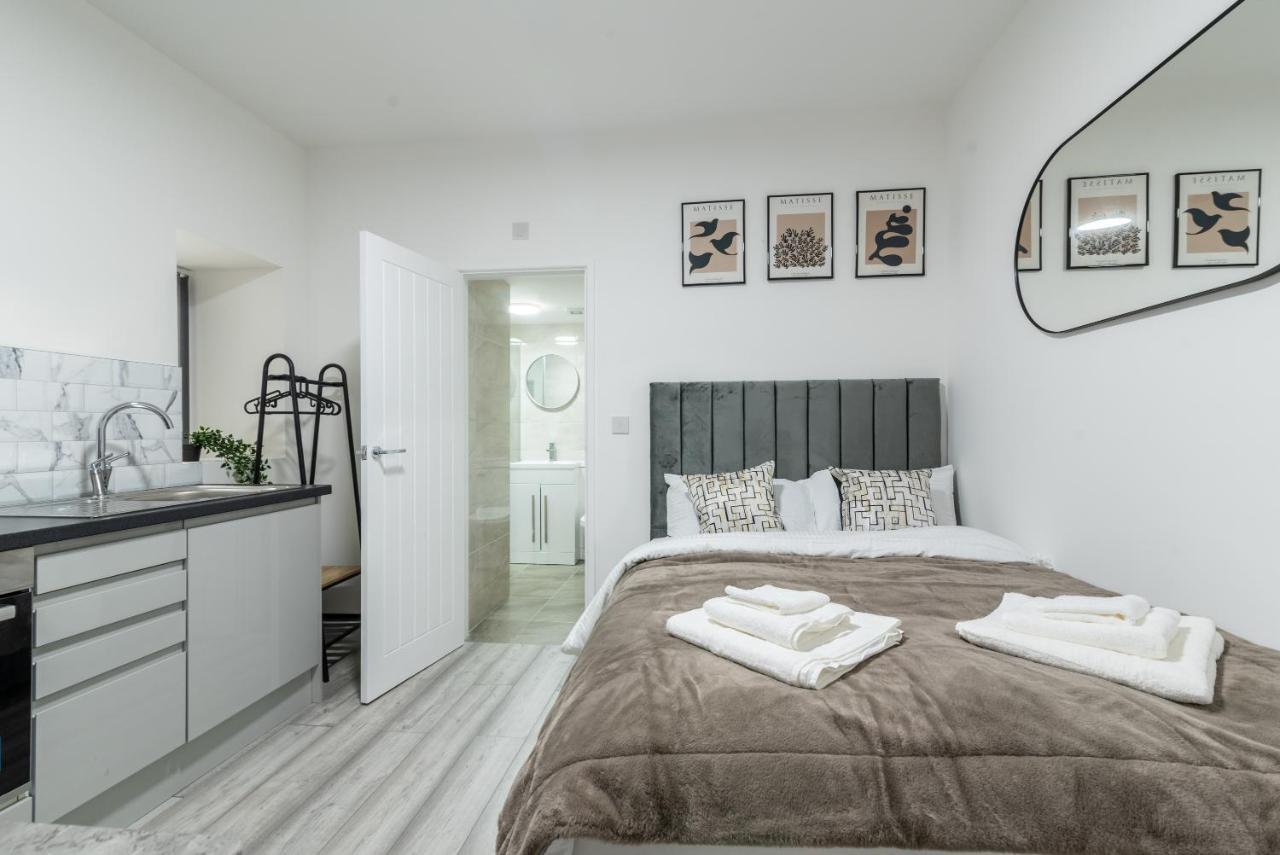 Exquisite Cardiff Apartments- With Garden Lounge & Games Room Esterno foto